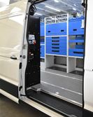 04_Trafic Vivaro Talento con ripiani di scaffalatura Syncro Ultra